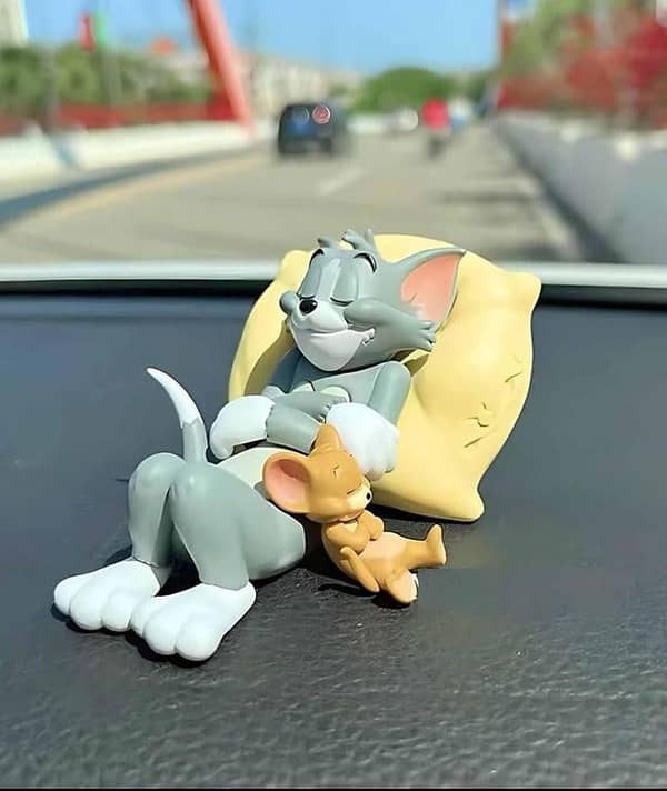 Universal Tom And Jerry Cool Resin Statue Car Interior Decoration Accessories 1Pc