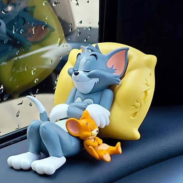 Universal Tom And Jerry Cool Resin Statue Car Interior Decoration Accessories 1Pc