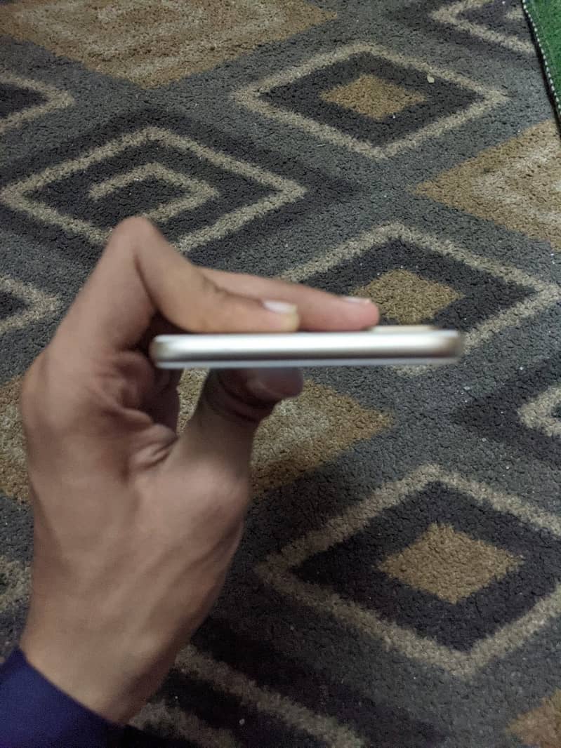 Apple iPhone 7 Plus 2