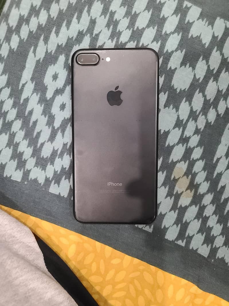 Apple iPhone 7 Plus 1