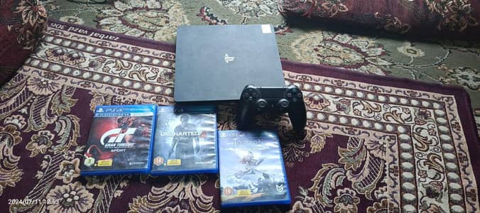PS4 slim, 500 gb latest update in brand new like condition