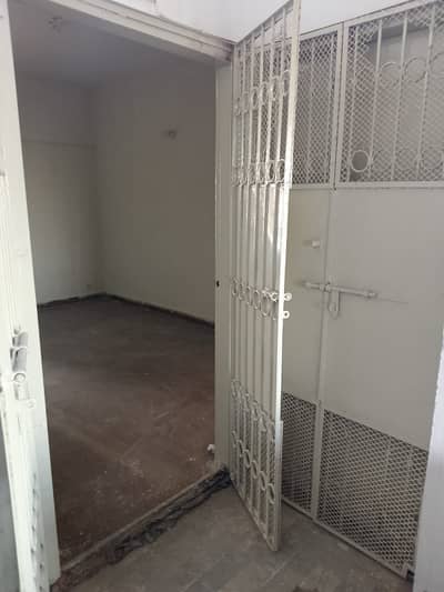 Rent flat 2bed. d. d 3rd floor Park view Sinbaad park Rashid minhas road