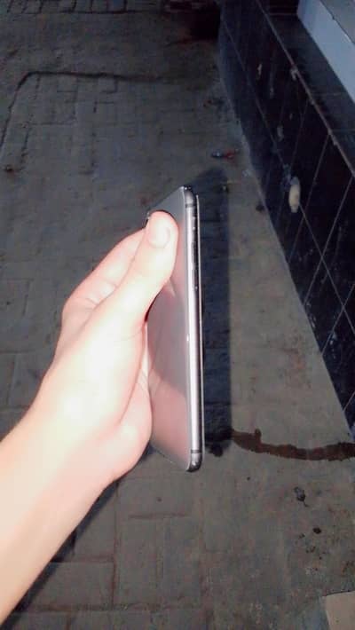 Apple iPhone 8