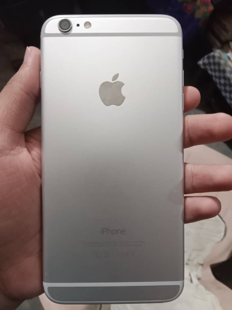 Apple iPhone 6 Plus 1