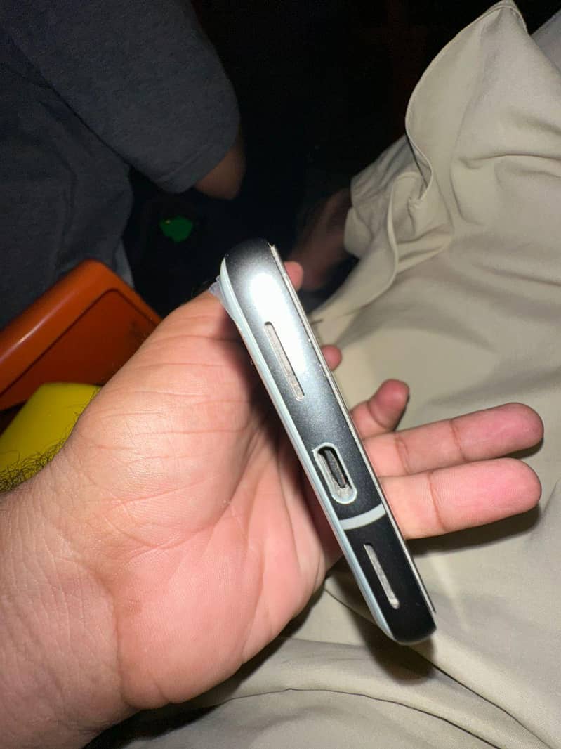 Google Pixel 8 2
