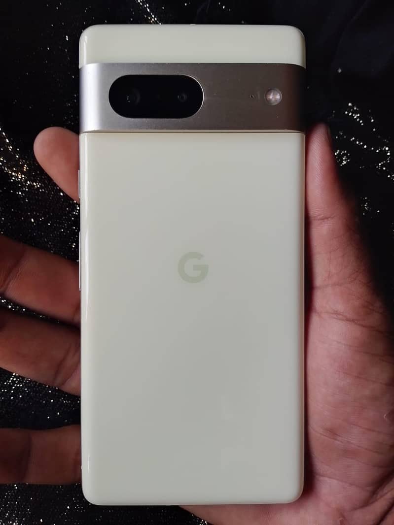 Google Pixel 7 4