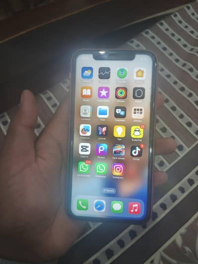 Apple iPhone XR