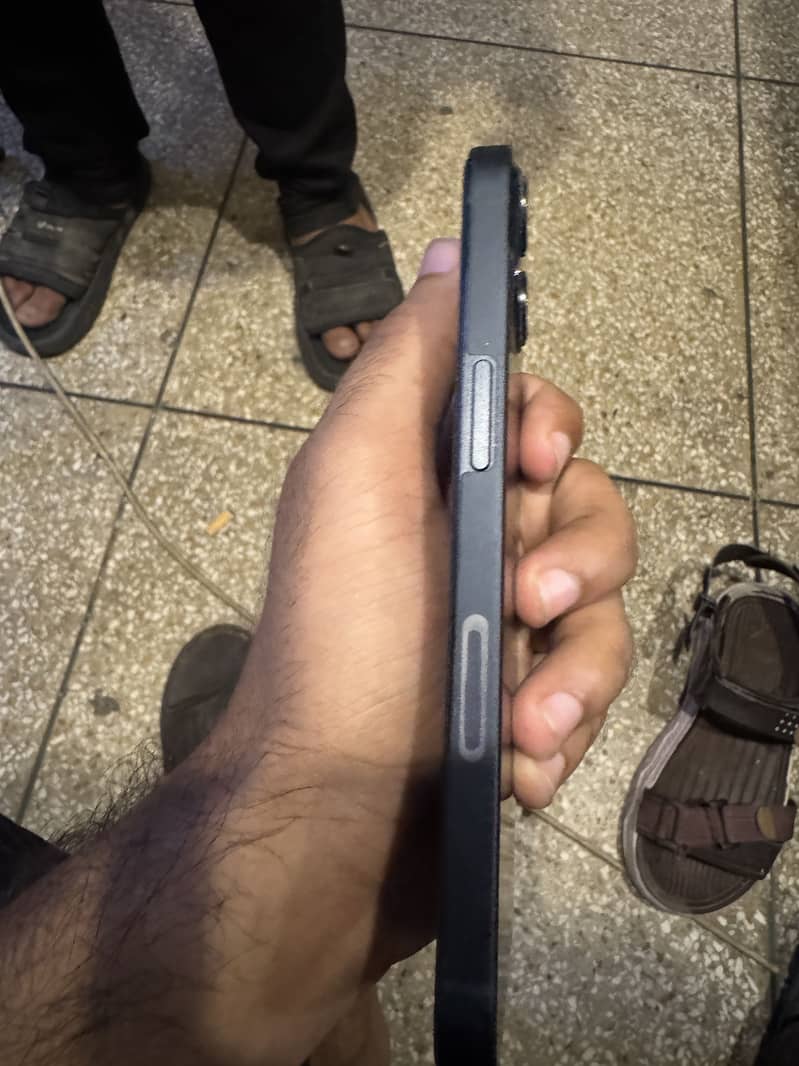 iPhone 13 0