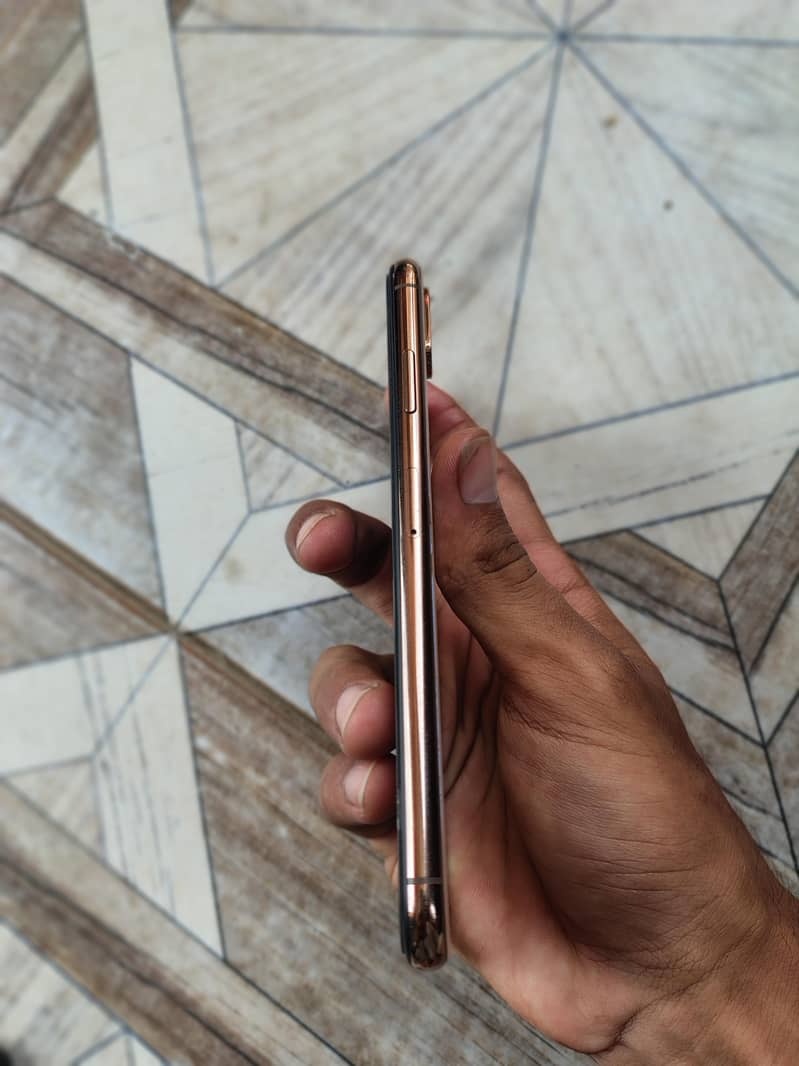 iphone xs max 1