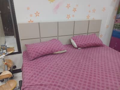 King Bed With Dressing Table