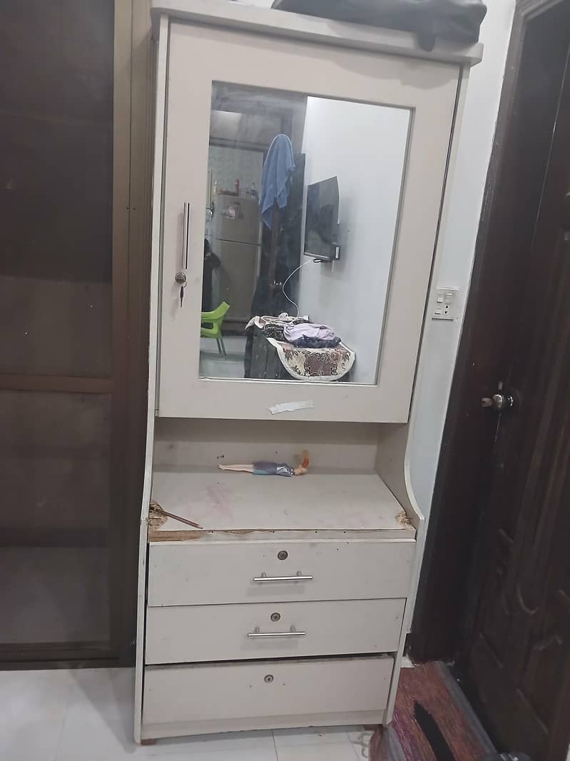 King Bed With Dressing Table 4