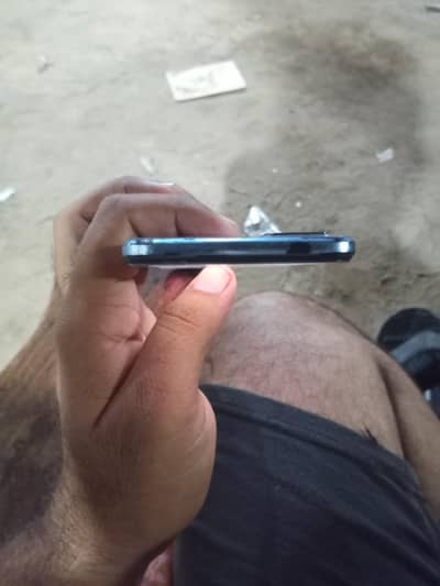 Vivo V21