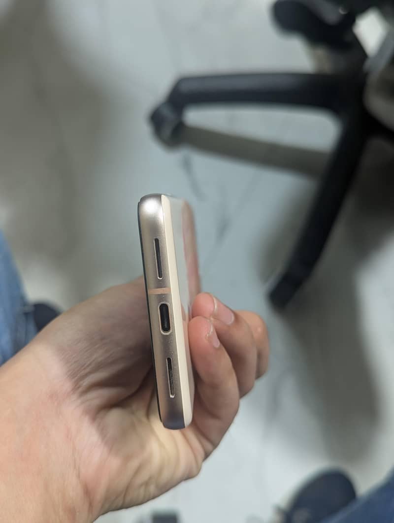 Google Pixel 8 5