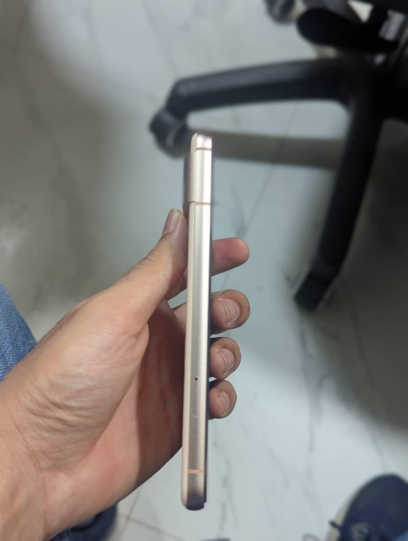 Google Pixel 8 6