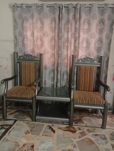 pre loved wooden table chair in good condition