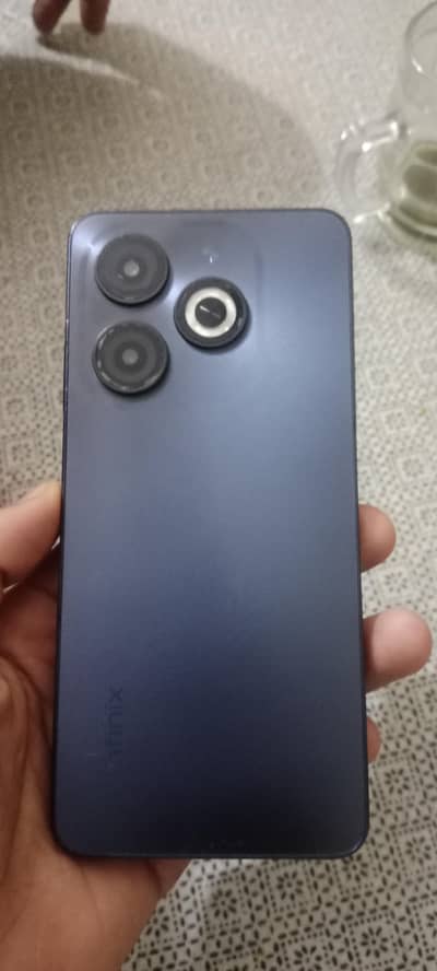 infinix smart 8  (4/64)