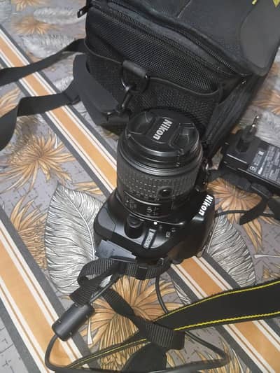 Nikon D5200 DSLR Camera with 18-55mm Kit Lens - Excellent Condition