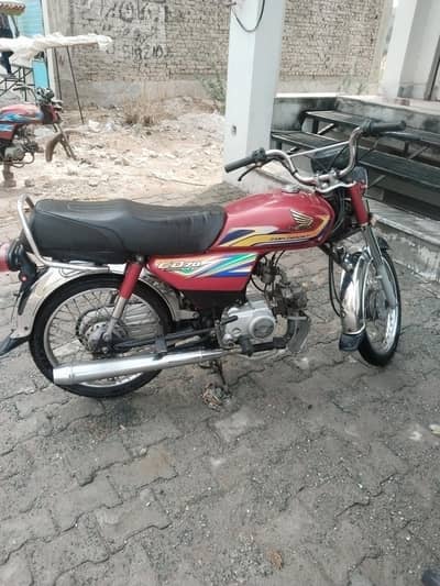 Honda 70 lush condition 19+20 Model  03216679116 contact me