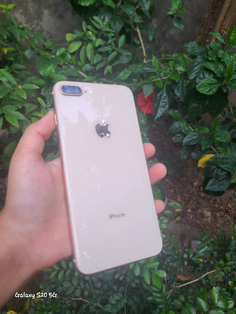 Apple iPhone 8 Plus 8