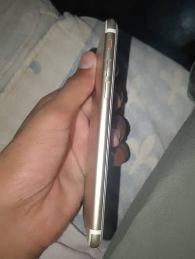 Apple iPhone 7