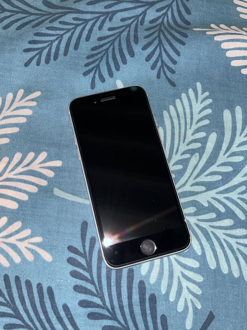 Apple iPhone 7 PTA APPROVED 4