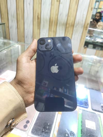 Apple iPhone 13