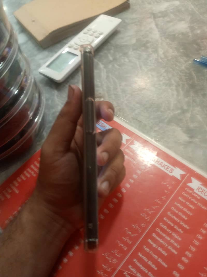 OPPO A76 3
