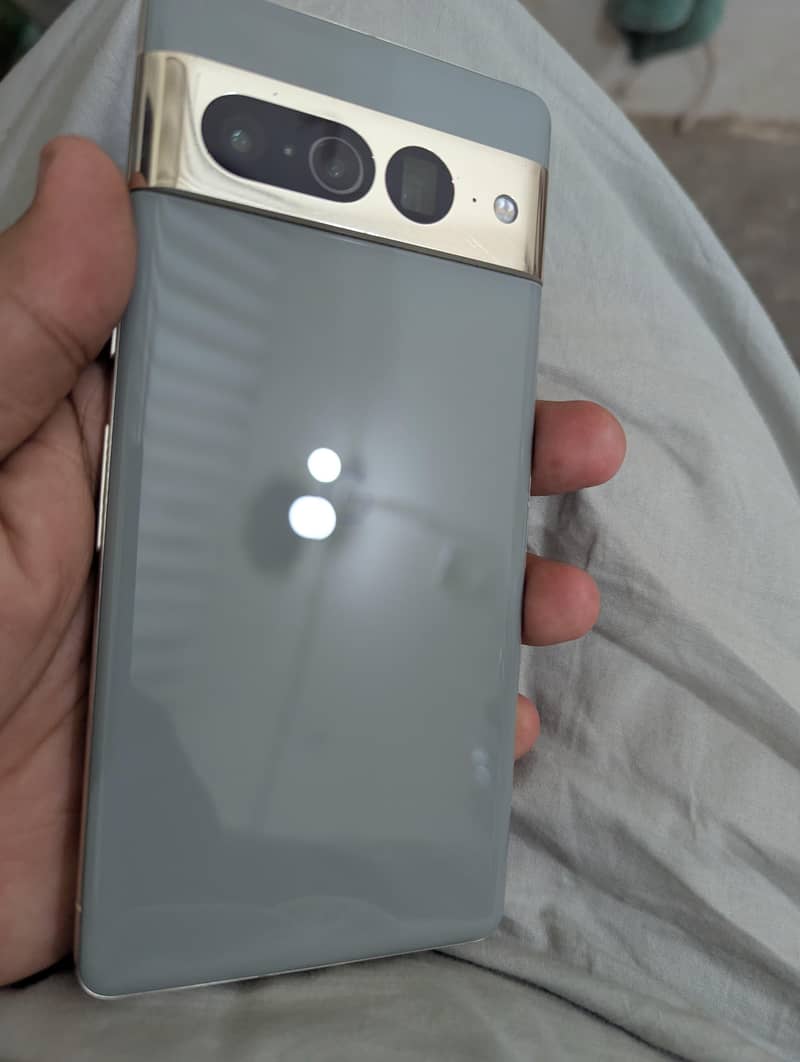 Google pixel 7pro 4