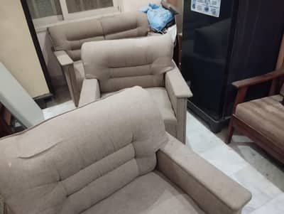 4 seats luxury sofa set with 2 one seater and 1 two seater
