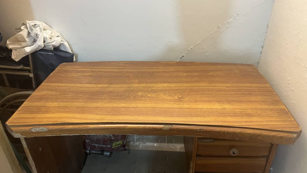 Study table 0