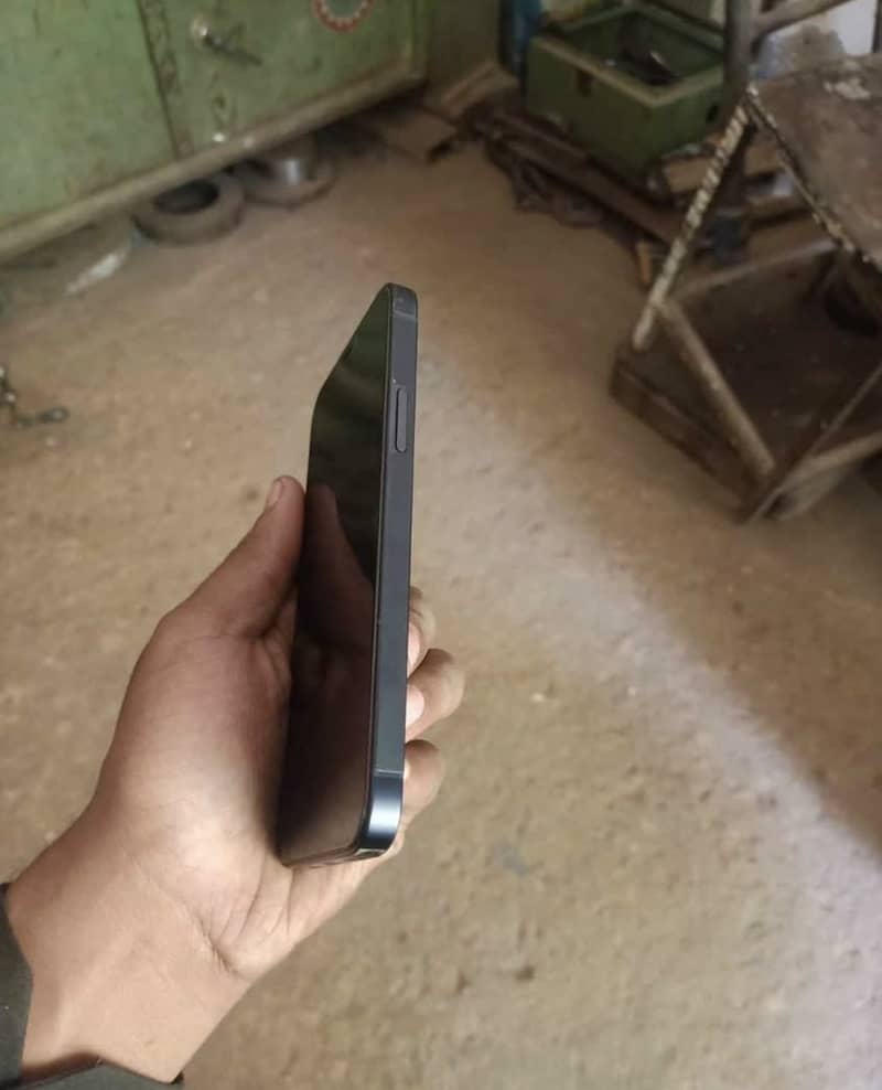 Apple iPhone 12 1