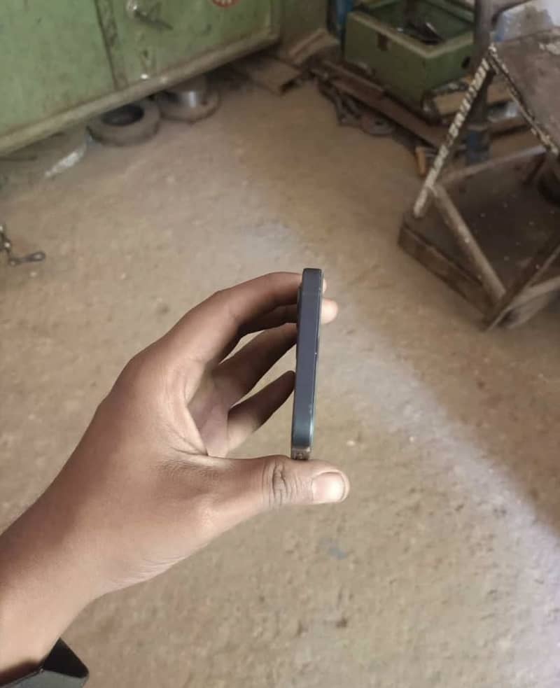 Apple iPhone 12 5
