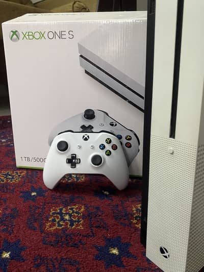 Xbox One S 1TB with Original Box & Wireless Controller
