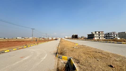 10 Marla (35x70) Ali Road 70ft Wide Plot For Sale F-15/3 Islamabad