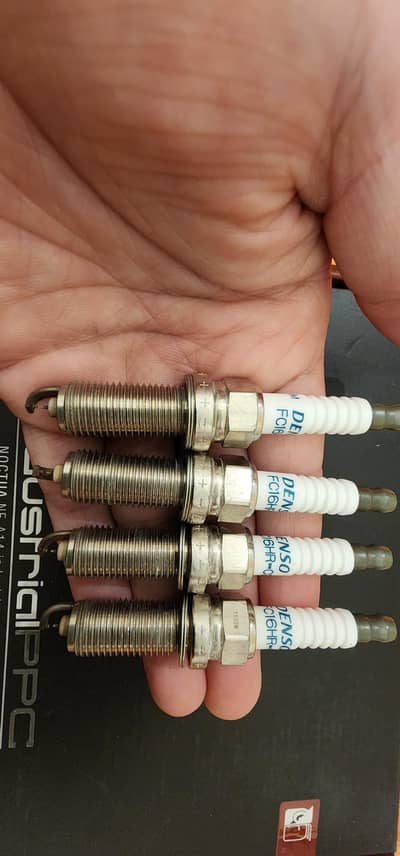 Toyota Prius Chr Corolla Hybrid spark plugs