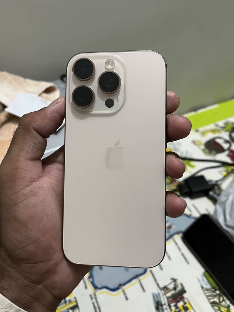 Apple iPhone 16 Pro 1