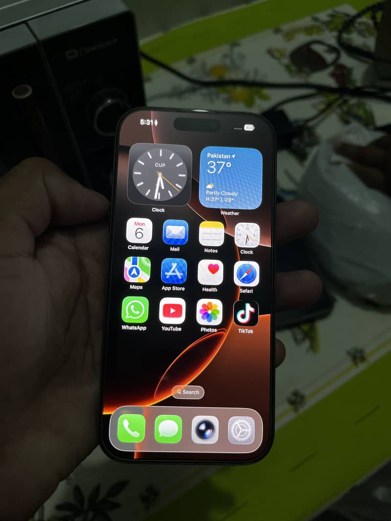 Apple iPhone 16 Pro 4