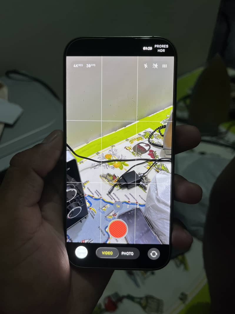 Apple iPhone 16 Pro 8