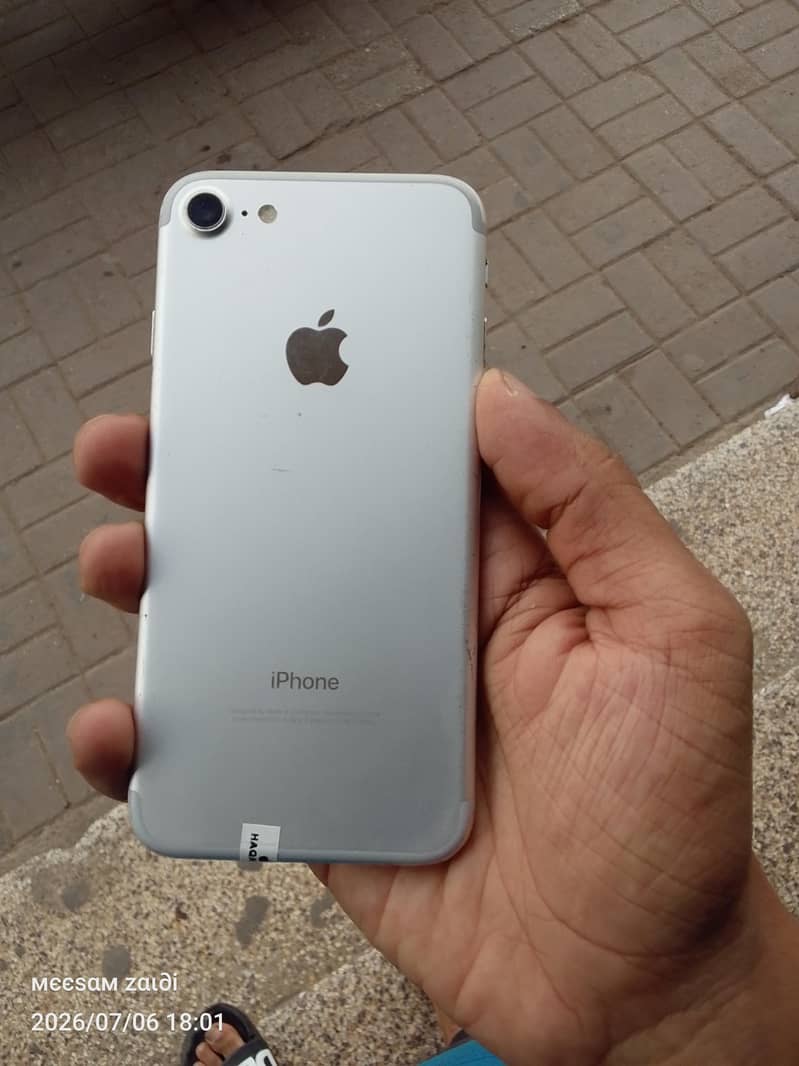 Apple iPhone 7 0