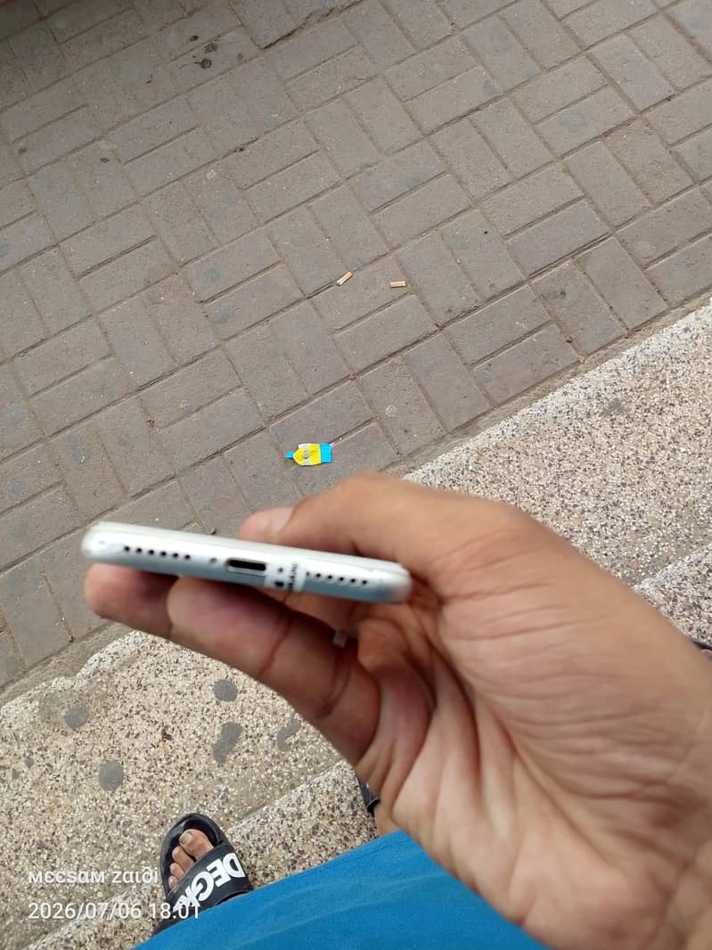 Apple iPhone 7 1