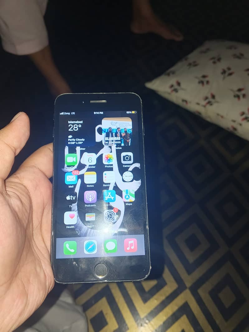 Apple iPhone 7 Plus 2