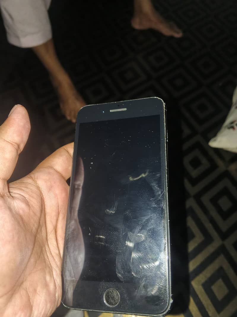 Apple iPhone 7 Plus 3