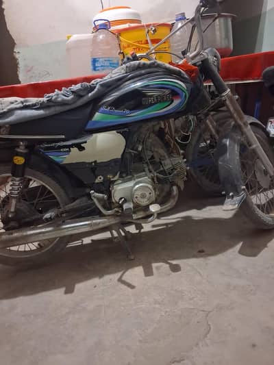 super power axhi bike hai cplc clear hai  . . 2015 model