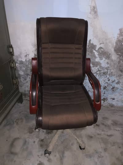 Comfortable Executive Office Chair / Boss Chair for Sale