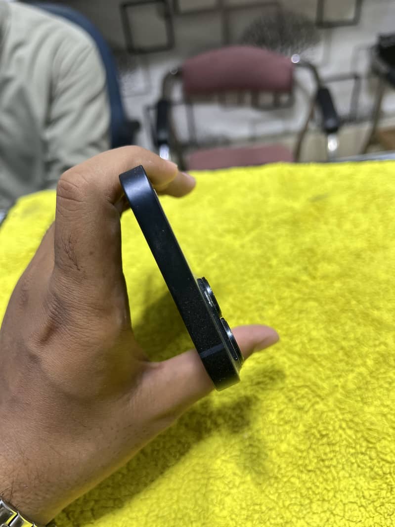 Apple iPhone 14 2