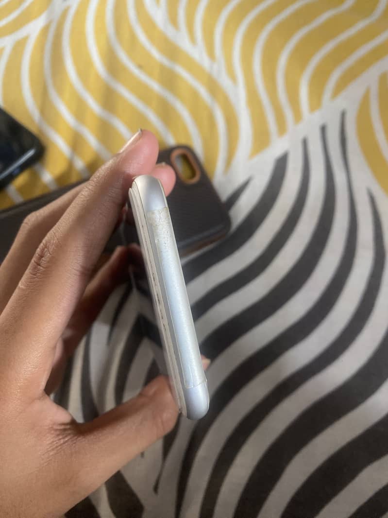 iPhone 8 3