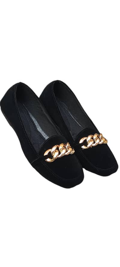 black velvet pumps with gold chain for laddies