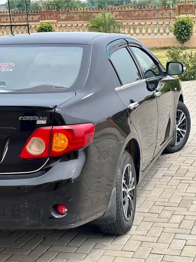 Toyota Corolla GLI 2011