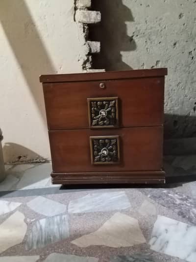 singar meez +2bed side table  double bed