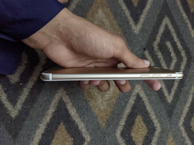 Apple iPhone 7 Plus 5